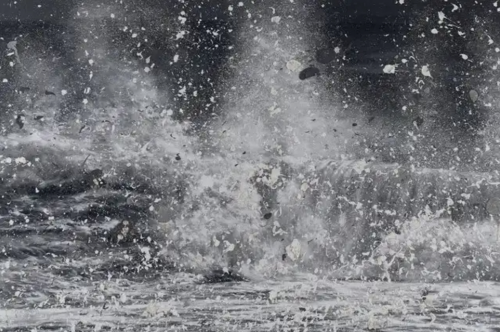 Damien Hirst H13-10 Blizzard Giclée print showing monochrome crashing sea with layered splashes and abstract white specks.