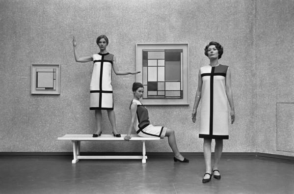 Photograph: Eric Koch/Anefo, Mondrian-mode door Yves Saint Laurent (1966), public domain (CC0), Wikimedia Commons.