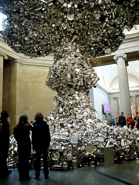Subodh Gupta - Line of Control, 2009 in Altermodern at the Tate Britain / © Paul Joseph, CC BY 2.0, via Wikimedia Commons